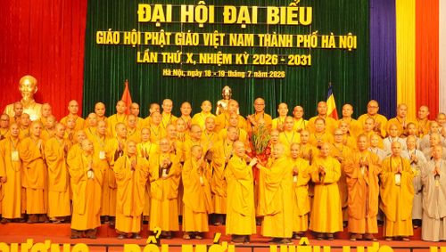 Ban Trị sự Giáo hội Phật giáo Việt Nam thành phố Hà Nội ra mắt tại Đại hội. Ảnh: Bình Minh