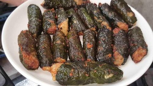Món ăn này không chỉ thơm ngon mà còn dễ làm, với nguyên liệu đơn giản và thời gian chế biến nhanh chóng.