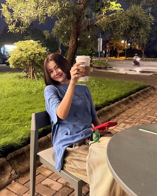 Thanh Hằng giản dị cá tính bên bạn thân Anh Thơ.