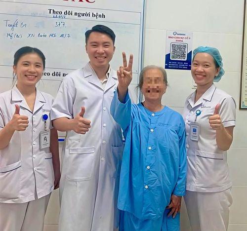 Bệnh nhân hết các triệu chứng bất thường sau khi được thực hiện thủ thuật loại bỏ vòng tránh thai bị quên hơn 40 năm.