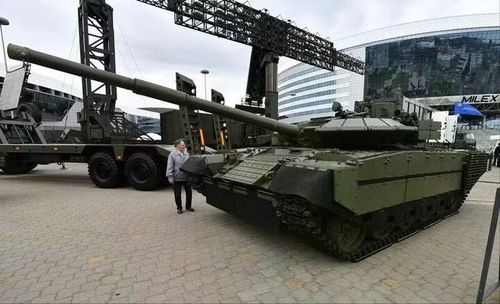Xe tăng chiến đấu chủ lực (MBT) T-72BM2 do Belarus cải tiến lần đầu tiên đưa vào sử dụng là từ tháng 7/2022. Kể từ đó, một số lượng nhỏ chiến xa loại này đã được thử nghiệm trong quân đội.