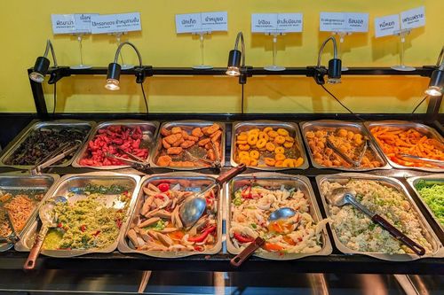 Sự đa dạng của mô hình buffet giúp thực khách thoải mái thưởng thức nhiều món trong cùng một bữa ăn. Ảnh: Markus Winkler/Pexels.