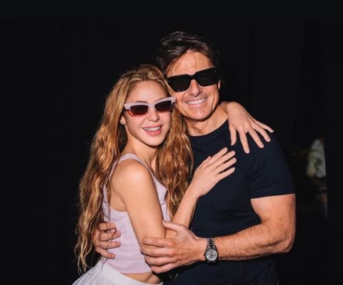 Khoảnh khắc thân mật giữa Shakira và Tom Cruise ở World Cup. Ảnh: IGNV.