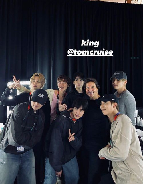 BTS chụp ảnh cùng tài tử Tom Cruise. Ảnh: @rkive.