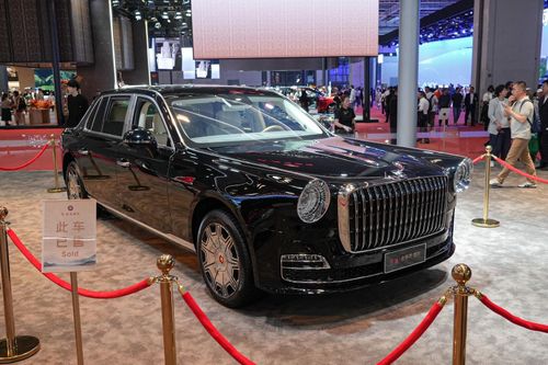 Hongqi tập trung vào 3 dòng sản phẩm chính: Golden Sunflower với những mẫu xe siêu sang như Guoli hay Guoyao, dòng xe Energy-Saving tiết kiệm năng lượng khi kết hợp giữa động cơ xăng và điện, và New Energy với các mẫu xe thuần điện.