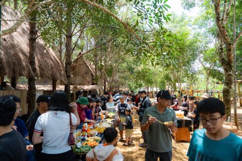  Ngày hội ẩm thực tại chợ phiên Măng Đen hồi tháng 5. Ảnh: Du lịch Măng Đen. 