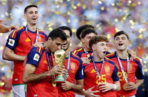  Theo cựu HLV SC Braga, Tây Ban Nha kiểm soát gần như hoàn hảo cả bóng lẫn không gian. 