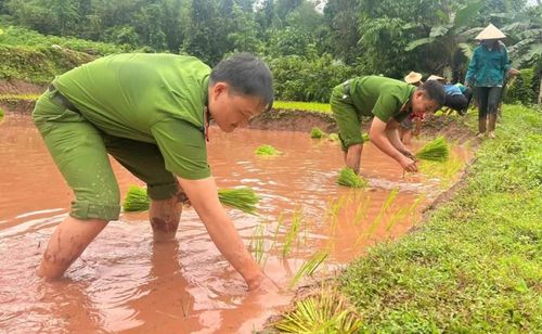 Việc làm này thể hiện tinh thần trách nhiệm, sự gần gũi, gắn bó máu thịt giữa lực lượng Công an và nhân dân, góp phần củng cố tình đoàn kết quân dân