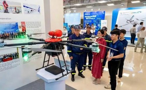 Sản phẩm UAV hỗ trợ phòng cháy, chữa cháy tích hợp AI của doanh nghiệp Việt Nam (Ảnh TÙNG ĐINH)