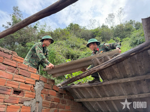  LLVT Quân khu 5 chung sức giúp người dân Đắk Lắk khắc phục hậu quả thiên tai cuối năm 2025.
