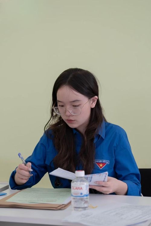 Bên cạnh học tập, Uyển Trân tích cực tham gia các hoạt động Đoàn – Hội và chương trình hỗ trợ tuyển sinh của nhà trường.