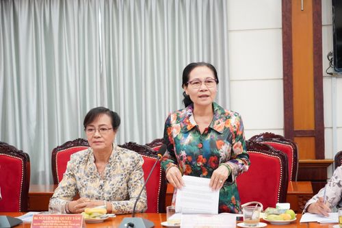 Nguyên Chủ tịch HĐND TPHCM Nguyễn Thị Lệ nêu ý kiến. Ảnh: PHƯƠNG UYÊN