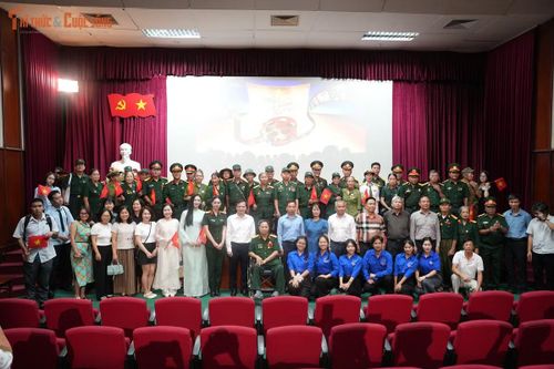 Buổi chiếu phim đem lại nhiều cảm xúc đặc biệt.