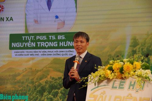 Chuyên gia dinh dưỡng Nguyễn Trọng Hưng trao đổi các thông tin khoa học tại Talk show chuyên đề "Dinh dưỡng sầu riêng". Ảnh: Thủy Nguyên