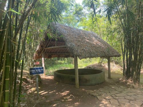 Giếng nước ở địa đạo.