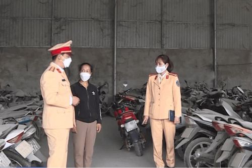 Các phương tiện vi phạm bị tịch thu ở cơ quan chức năng.