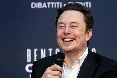 Tỷ phú Elon Musk vừa mua công ty năng lượng APR Energy. Ảnh: Bloomberg