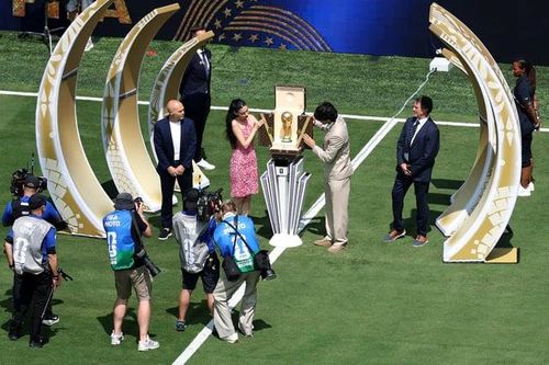 Chiếc Vali xuất hiện với sự chú ý của hàng tỷ người trên thế giới. 