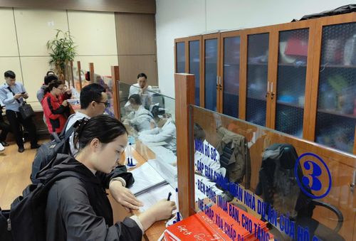 Các Chi nhánh Văn phòng Đăng ký đất đai tại Hà Nội đang tập trung nguồn lực làm sạch cơ sở dữ liệu đất đai.