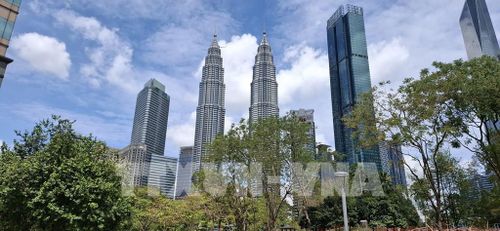 Tháp đôi Petronas ở Kuala Lumpur (Malaysia). Ảnh: Bùi Hoàn - PV TTXVN