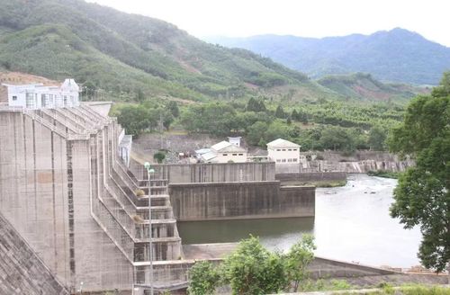  Lượng nước về hồ Định Bình (xã Vĩnh Thạnh) từ đầu tháng 6 đến nay chỉ đạt bình quân khoảng 2,6 m³/s, thấp hơn nhiều so với cùng kỳ. Ảnh: T.L 