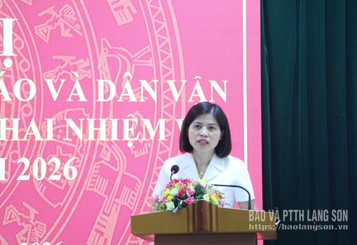 Lãnh đạo Ban Tuyên giáo và Dân vận Tỉnh ủy điều hành thảo luận tại hội nghị