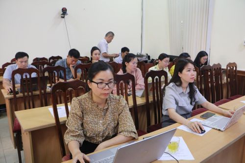 Các đại biểu dự hội nghị