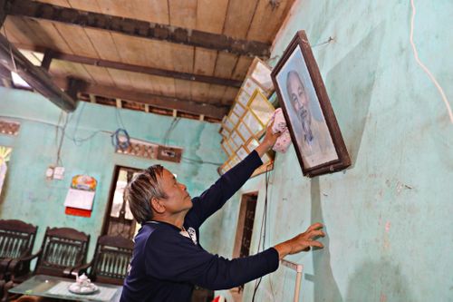 Ông Nông Minh Huấn chia sẻ, gia đình đã treo ảnh Bác Hồ ngay từ năm 1992 khi di cư từ tỉnh Cao Bằng vào vùng đất mới Cát Tiên lập nghiệp tới giờ