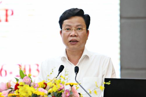 Đồng chí Lưu Văn Trung, Phó Bí thư Tỉnh ủy, Chủ tịch HĐND tỉnh Lâm Đồng phát biểu khai mạc hội nghị
