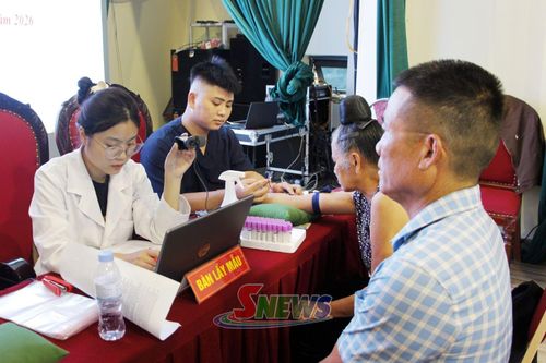Đơn vị thu mẫu xác thực thông tin lên cơ sở dữ liệu ADN quốc gia cho thân nhân liệt sĩ.