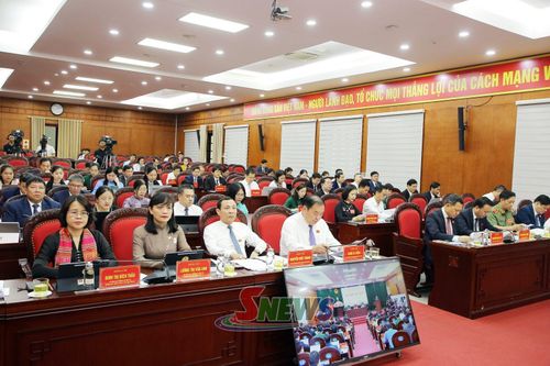 Các đại biểu dự kỳ họp.