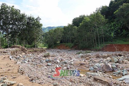 Mưa lũ gây xói mòn, sạt lở các tuyến đường lô, liên lô cao su.