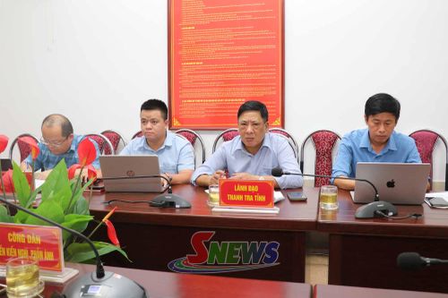 Các đại biểu tham dự cuộc tiếp công dân định kỳ.