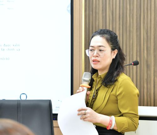 ThS. Hoàng Thị Khánh Chi - Kiểm toán nhà nước chuyên ngành VI - giảng chuyên đề Tổng quan về kiểm toán doanh nghiệp. Ảnh: N.Ly