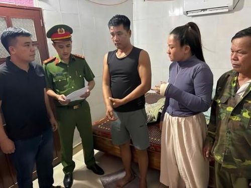 Khám xét nơi ở của Hồ Ngọc 