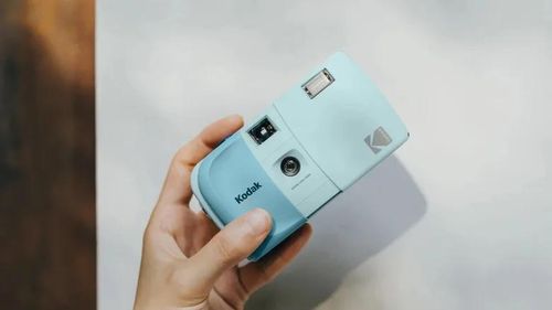 Kodak EC35 - máy ảnh phim nhỏ gọn, nhiều màu sắc. (Ảnh: Reto)