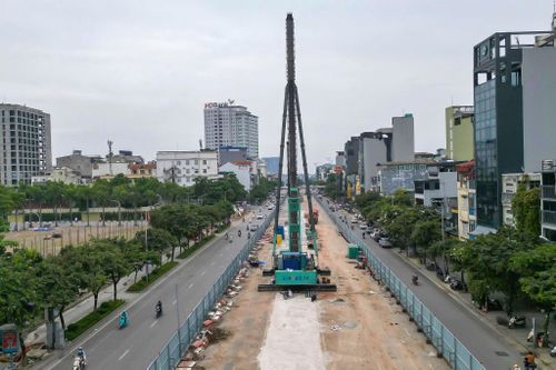 Dự án do liên danh EPC gồm 6 doanh nghiệp trong và ngoài nước thực hiện, được kỳ vọng sẽ góp phần hoàn thiện mạng lưới đường sắt đô thị của Thủ đô, giảm áp lực giao thông trên các trục đường hướng Tây, đồng thời thúc đẩy phát triển hệ thống vận tải hành khách công cộng hiện đại, bền vững.