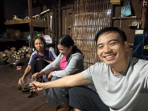 Tuấn Khôi hé lộ: "Trốn vợ con về quê uống cafe với 2 dì".