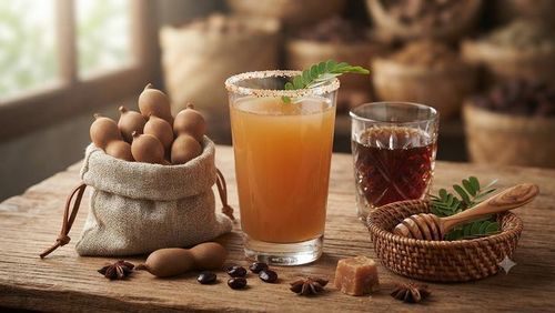 Nước me là thức uống được chế biến từ quả me giúp giải nhiệt giàu vitamin C và chất chống oxy hóa, giúp hỗ trợ tiêu hóa, thanh lọc cơ thể và tăng cường sức đề kháng.