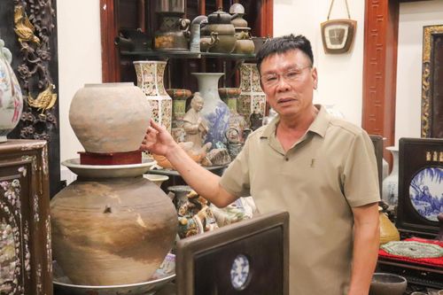Ông Cường ấp ủ nhiều dự định quan trọng với bảo tàng Long Giang. Ảnh: Đình Minh