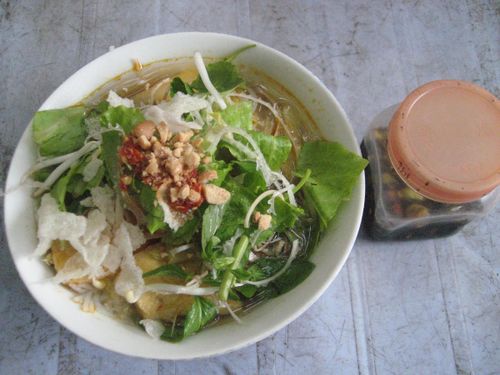 Một tô bún chay ở Huế.
