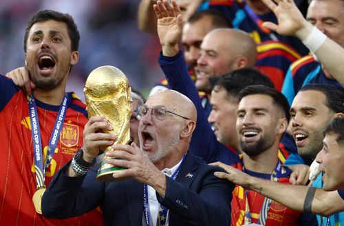  Luis de la Fuente biến những cầu thủ trải qua mùa giải khó khăn ở CLB thành tập thể hay nhất World Cup. 