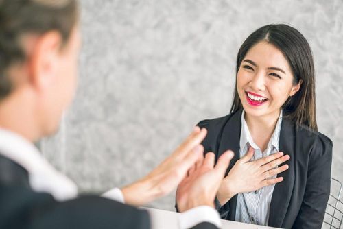  "Người soi sáng" là người có khả năng khiến người khác cảm thấy được ghi nhận. Ảnh: Magnific. 