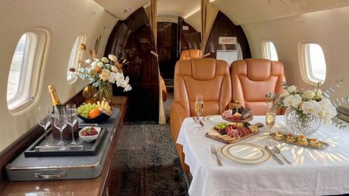 Vietstar cung cấp các chuyến bay riêng cho giới thượng lưu đi công tác từ Việt Nam đến Singapore hoặc đi nghỉ dưỡng tâm linh ở Nepal. Ảnh: Vietstar.