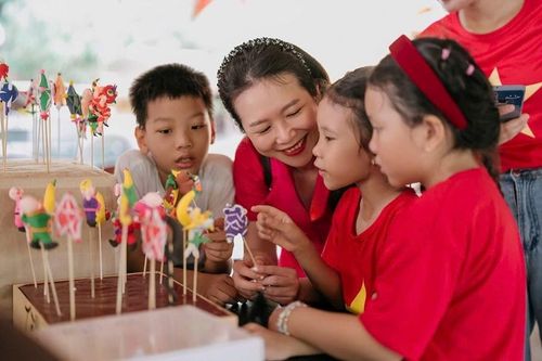Không gian những làng nghề xưa được tái hiện, giúp du khách trải nghiệm một cách chân thực những văn hóa của một thời đã xa