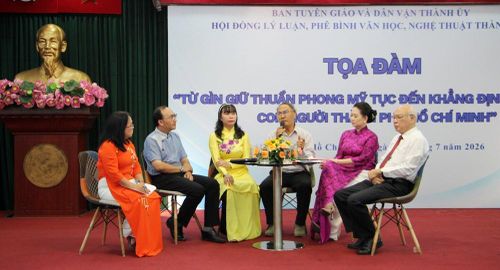 Các đại biểu góp ý kiến tại phiên 2