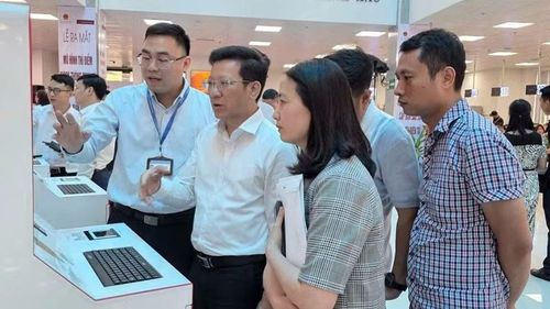 Toàn bộ dịch vụ công đủ điều kiện được cung cấp trực tuyến tại Trung tâm phục vụ hành chính công tỉnh Quảng Ninh.