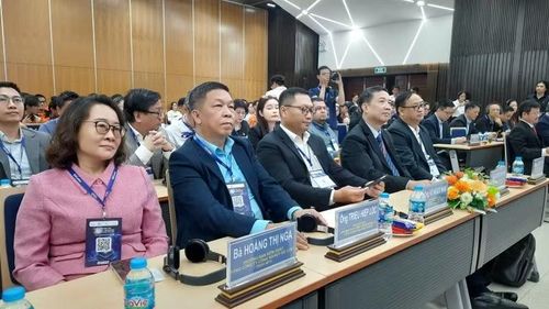 Đại biểu tham dự diễn đàn.