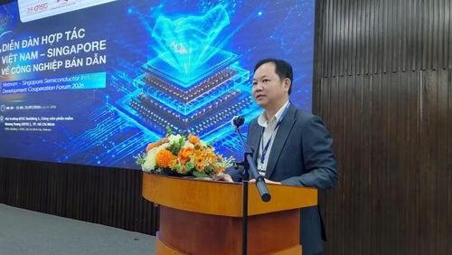 Ông Cao Xuân Thắng, Tham tán Thương mại Việt Nam tại Singapore phát biểu tại diễn đàn.