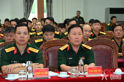  Lãnh đạo Binh đoàn 15 và các đồng chí cán bộ tham gia huấn luyện.